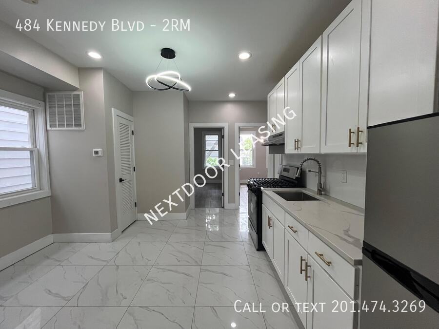 484 Kennedy Blvd #2RM - Photo 3 of 9