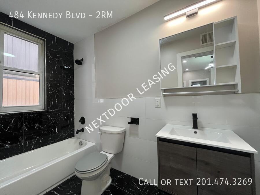 484 Kennedy Blvd #2RM - Photo 4 of 9