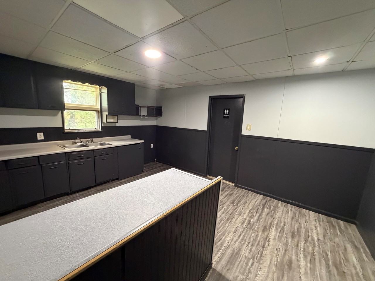 1108 Wabash Ave - Photo 2 of 16