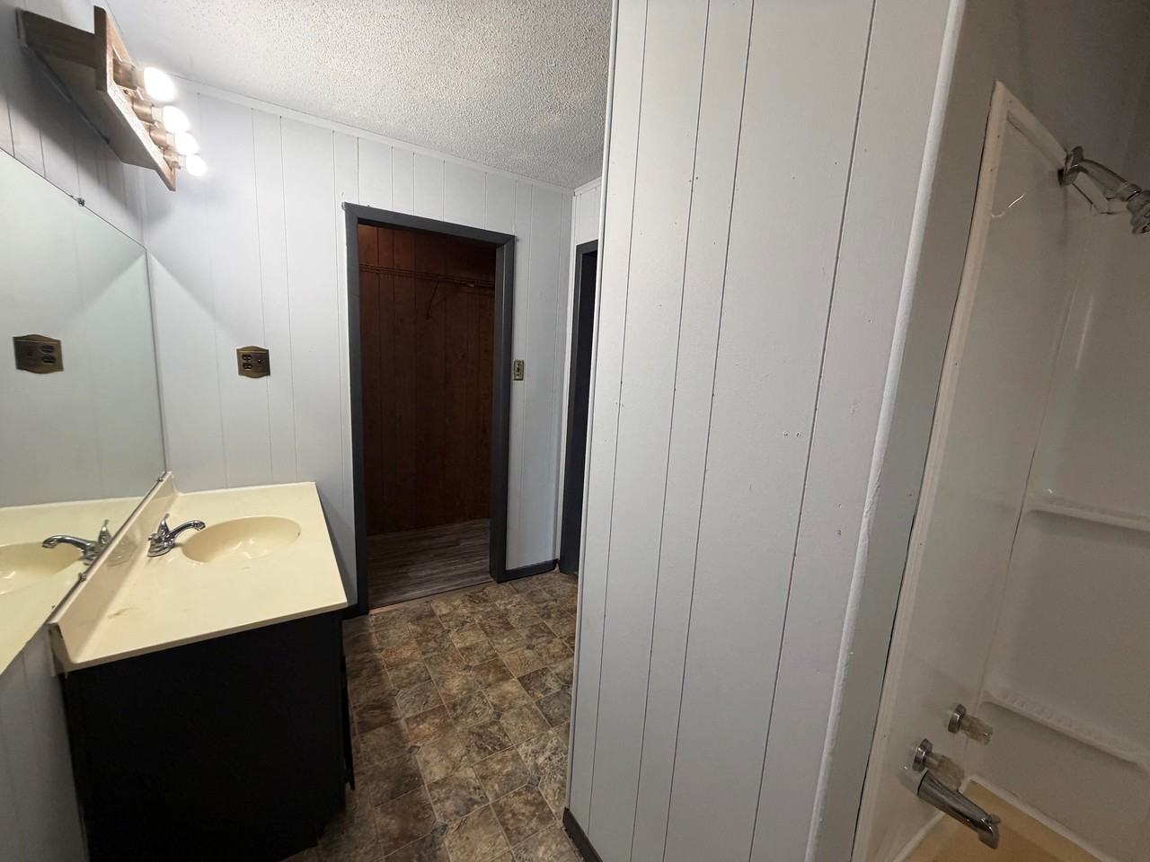 1108 Wabash Ave - Photo 5 of 16