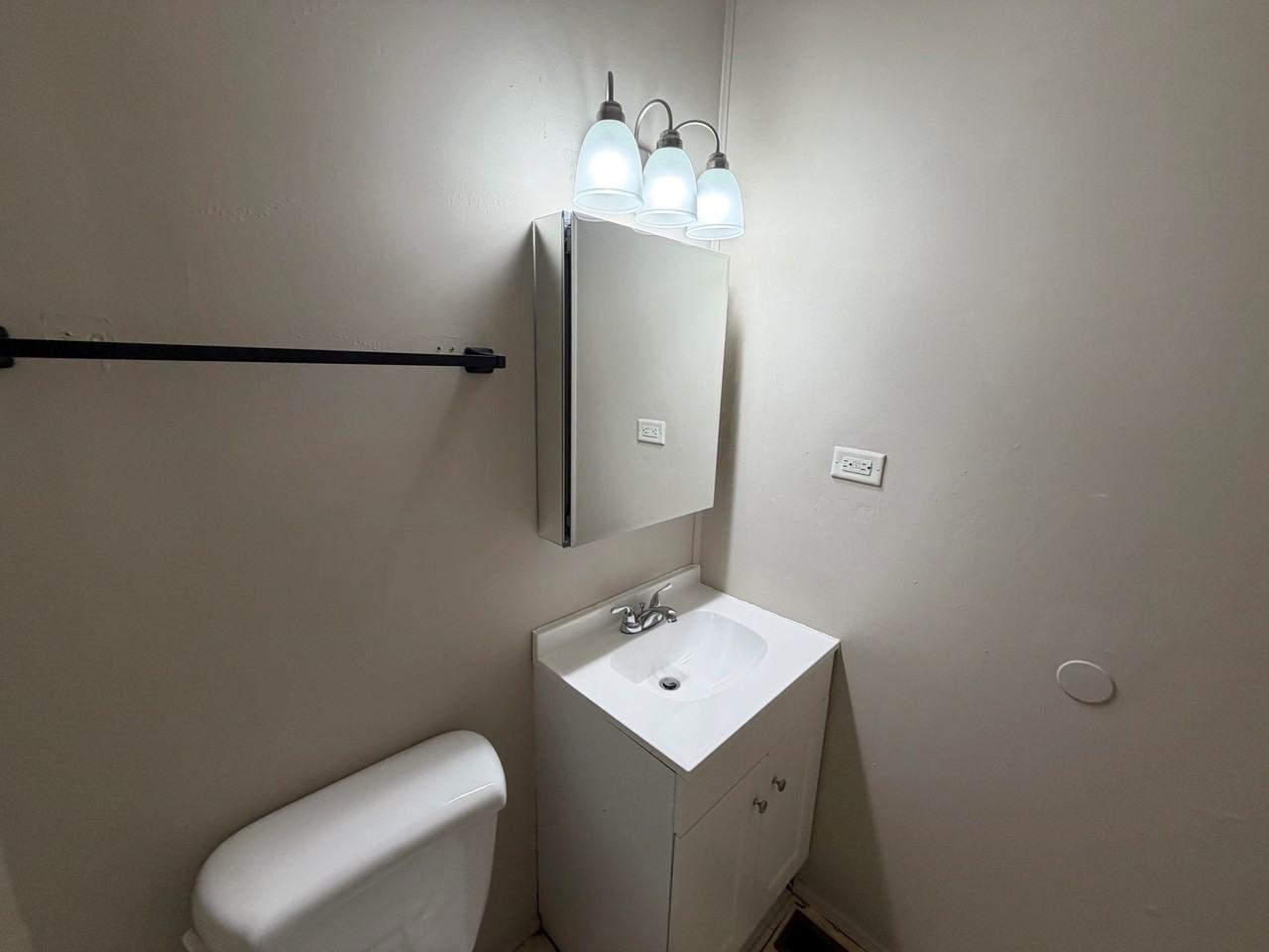 1612 Crestview Dr - Photo 5 of 15