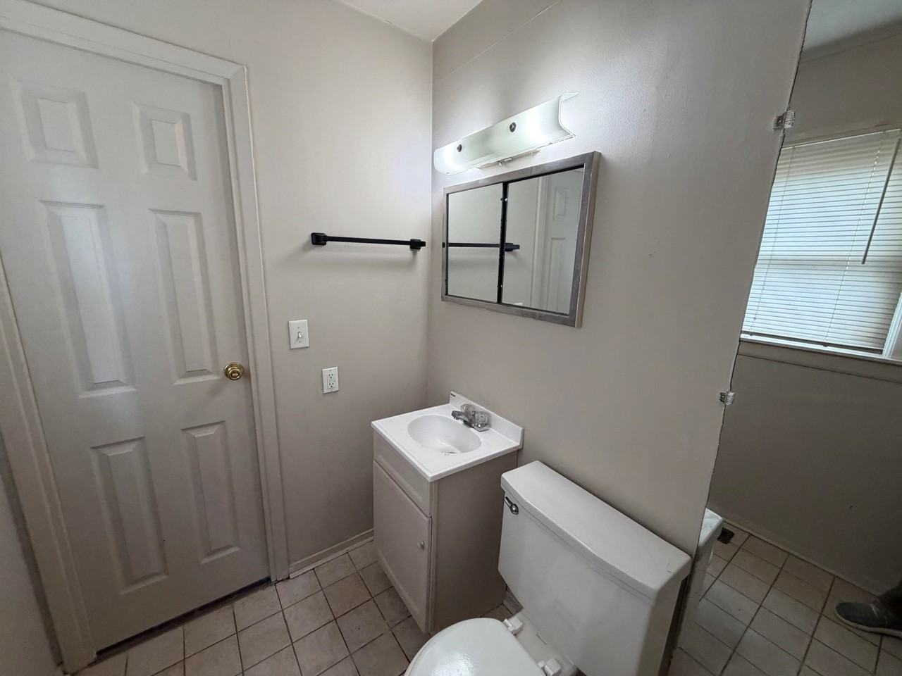 1612 Crestview Dr - Photo 7 of 15