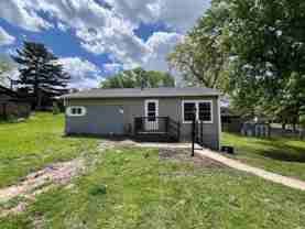 410 Lakeview Ave - Photo 1 of 1