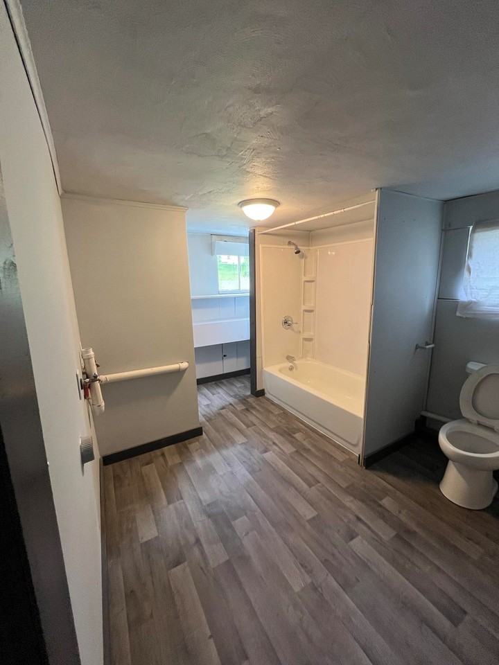 410 Lakeview Ave - Photo 4 of 16