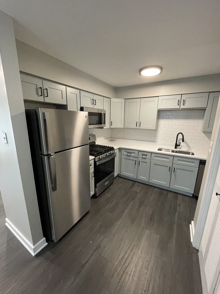 9200 Erie St #1D - Photo 3 of 12