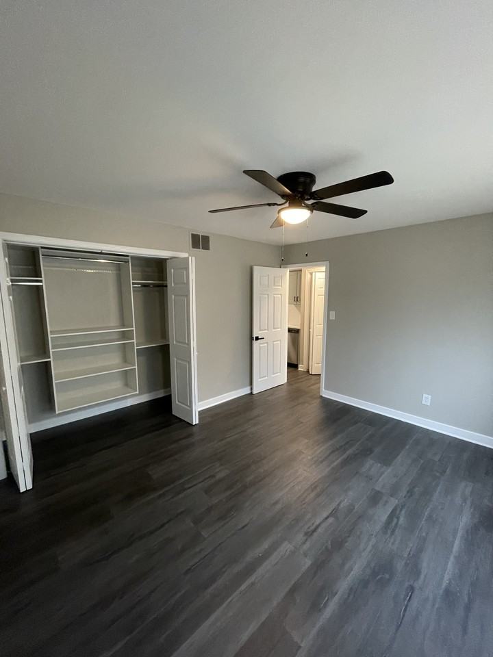 9200 Erie St #1D - Photo 4 of 12