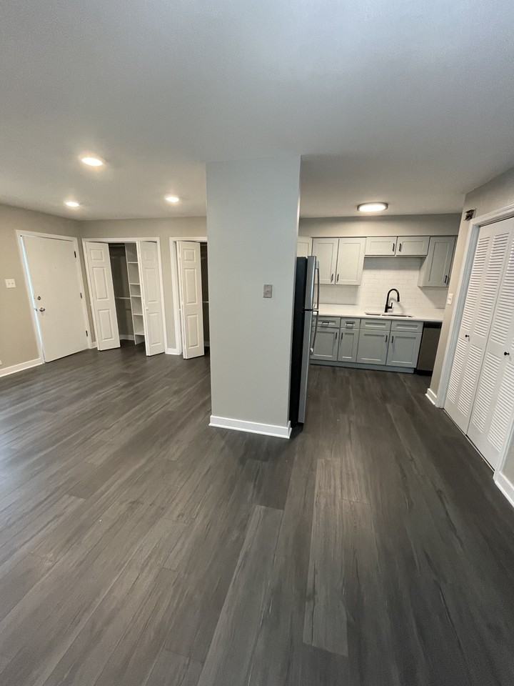 9200 Erie St #1D - Photo 6 of 12