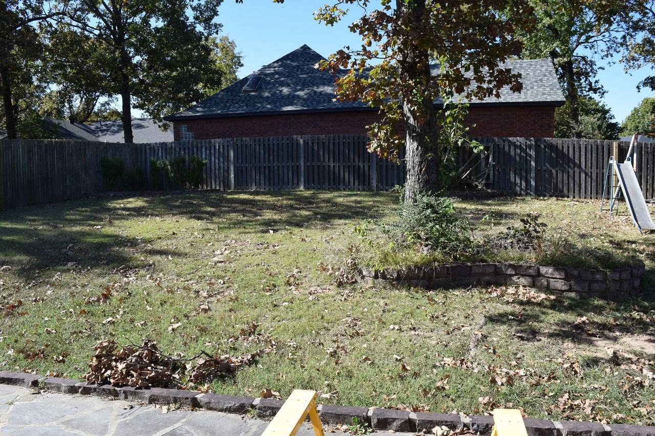 9704 Croxted Rd - Photo 2 of 4