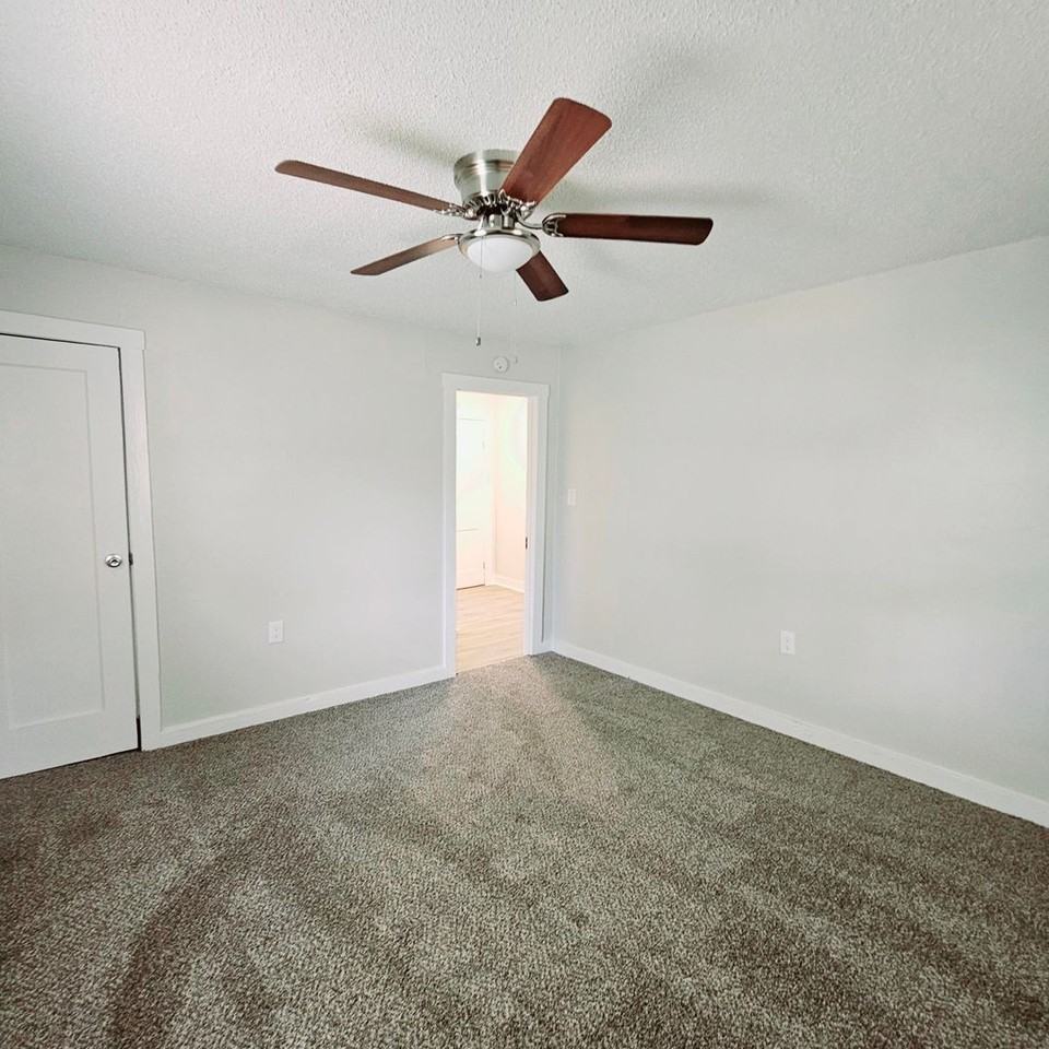215 W Ramona Ave - Photo 5 of 17