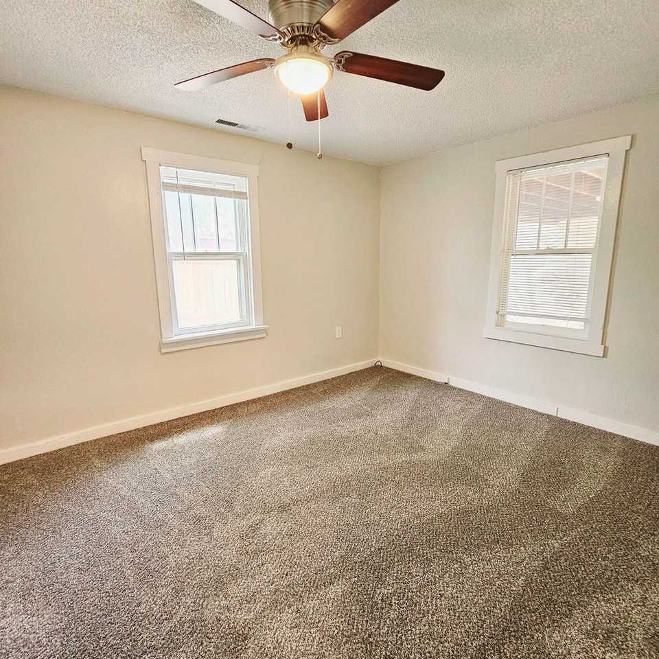 215 W Ramona Ave - Photo 7 of 17