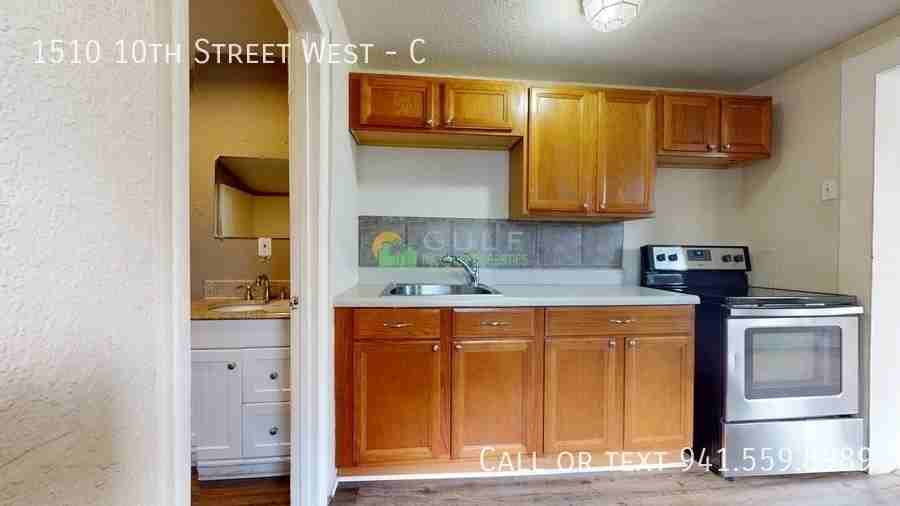 1510 10th St W - Photo 5 of 10