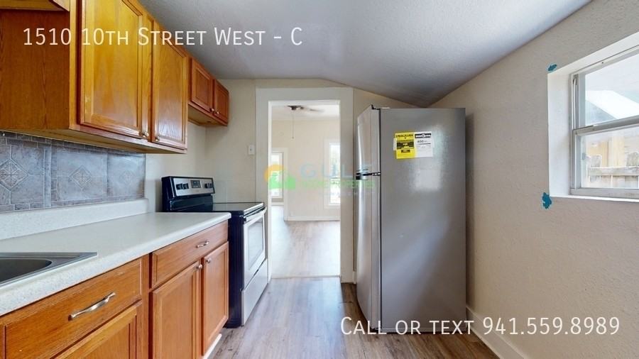 1510 10th St W - Photo 6 of 10