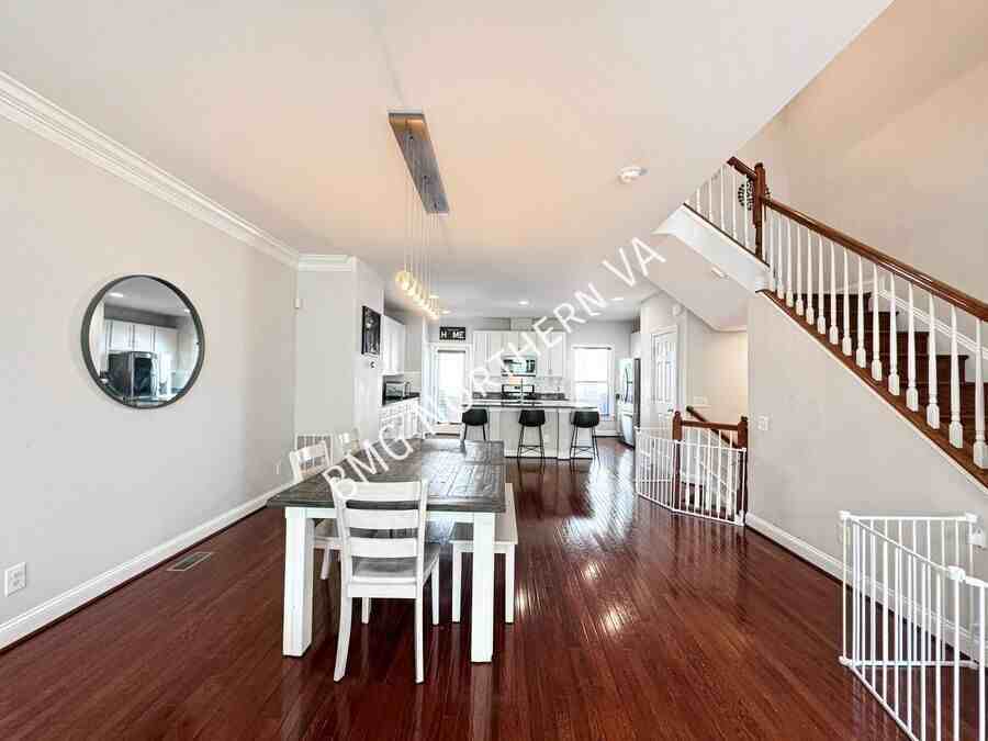 9471 Canonbury Sq - Photo 5 of 28