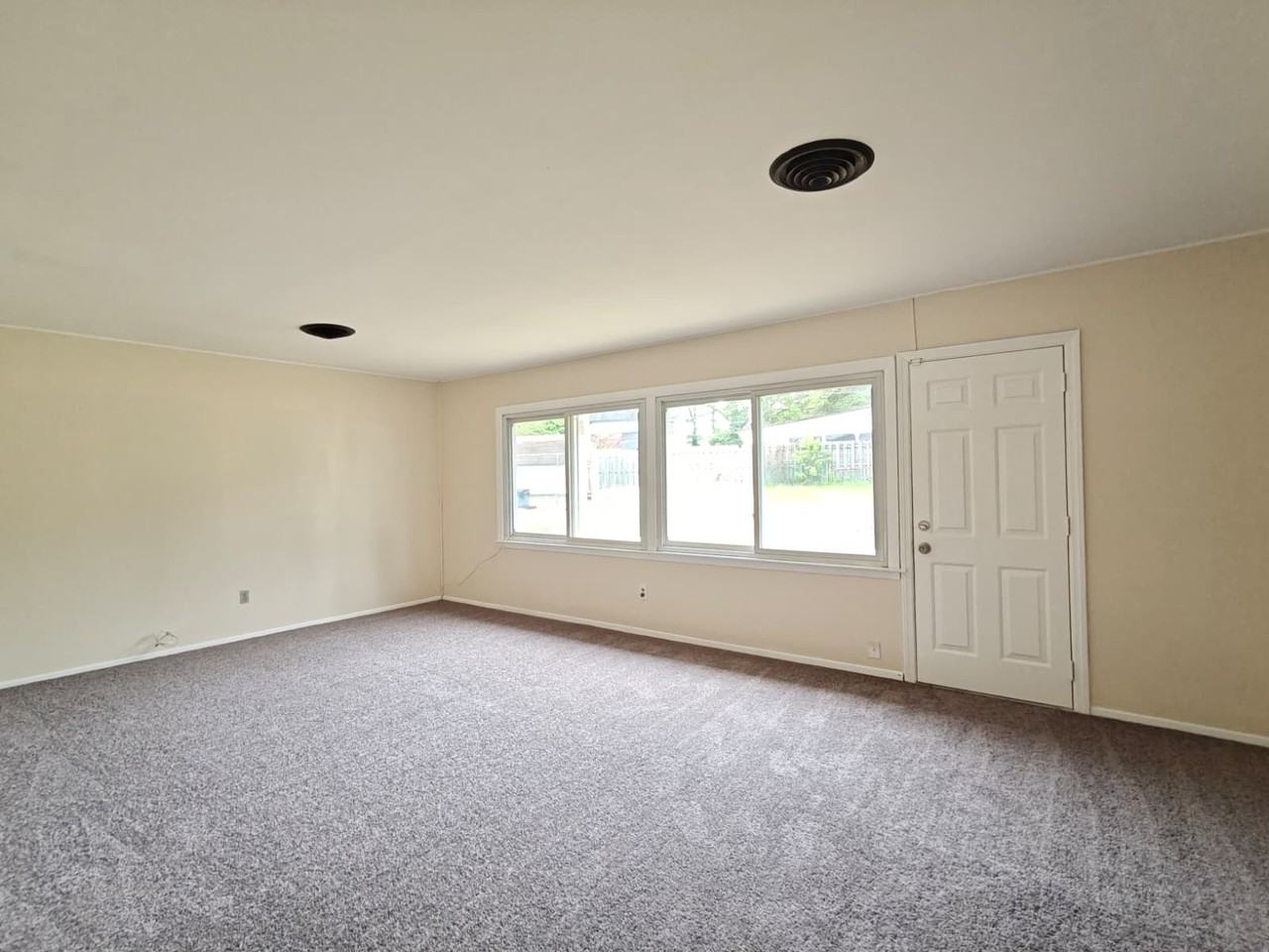65 Sandstone Ln - Photo 2 of 16