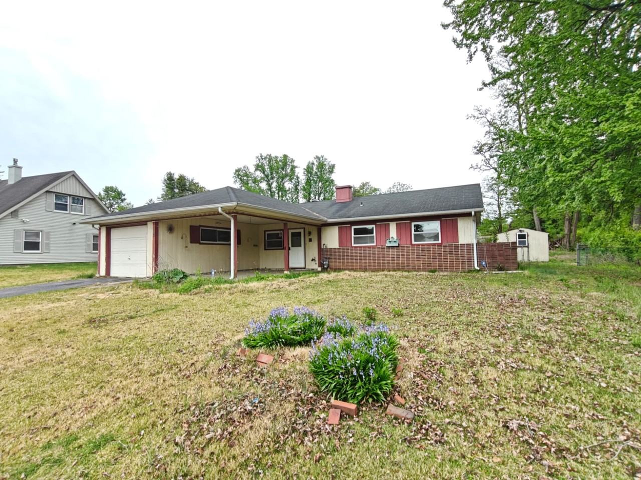 65 Sandstone Ln