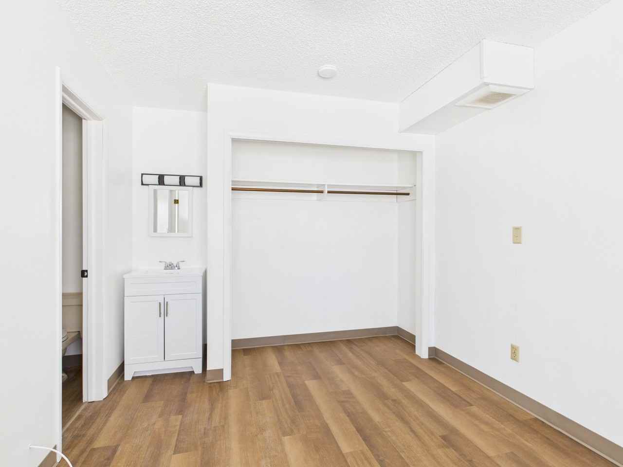 401 Slater St #6 - Photo 6 of 9