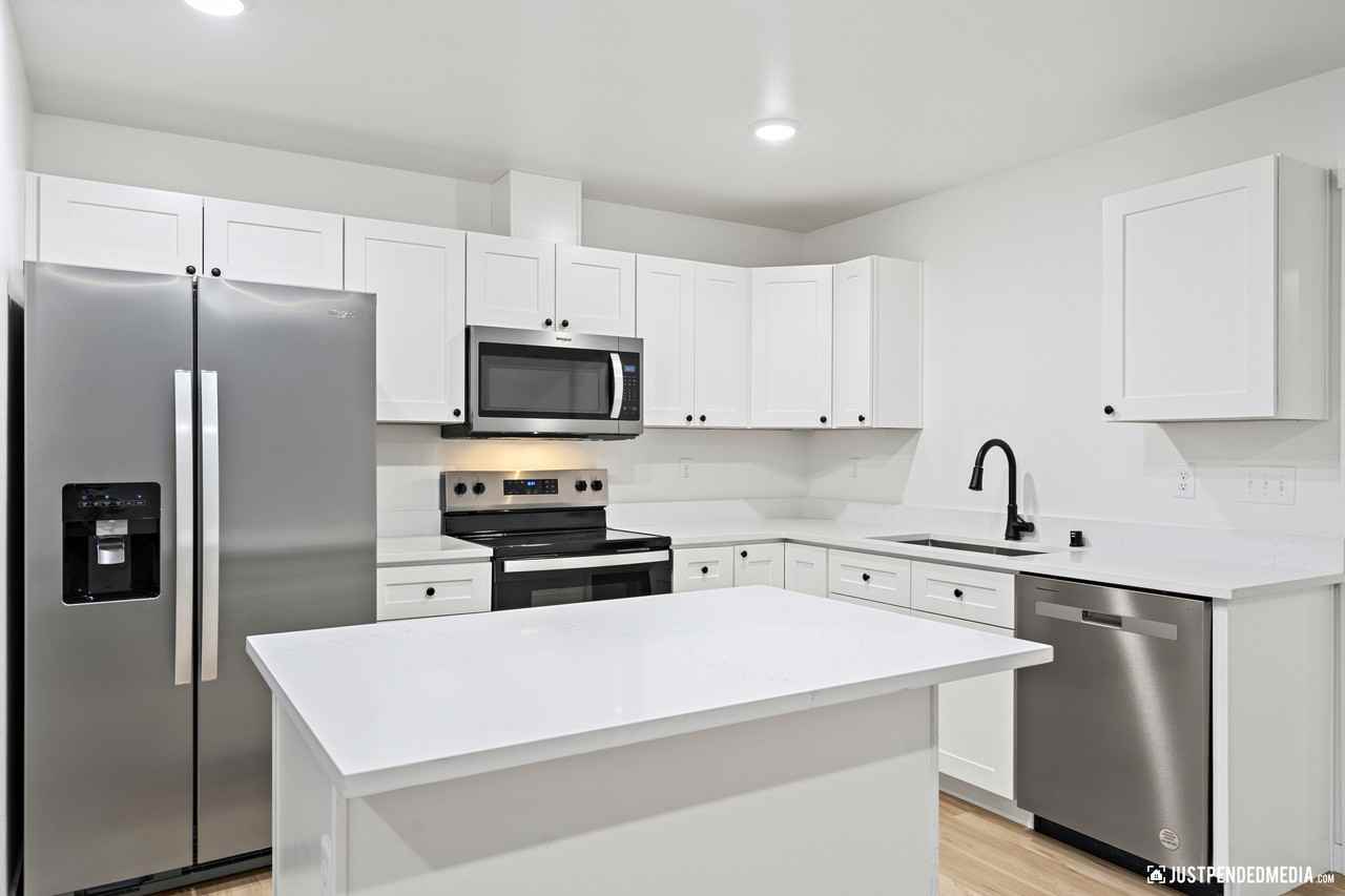 12378 Lake St #12378T24 - Photo 5 of 19