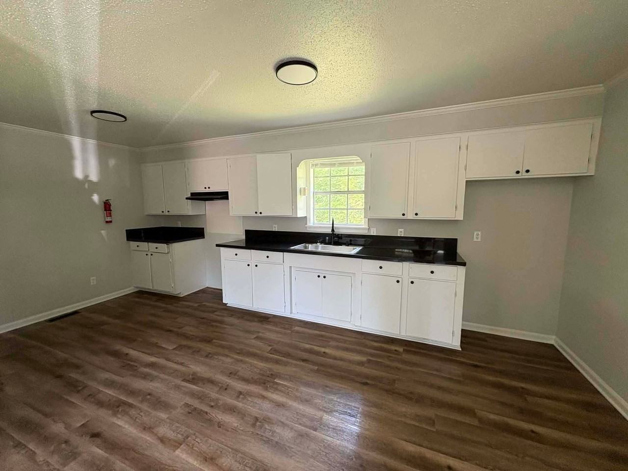 1109 Westmoreland St #1 - Photo 7 of 10