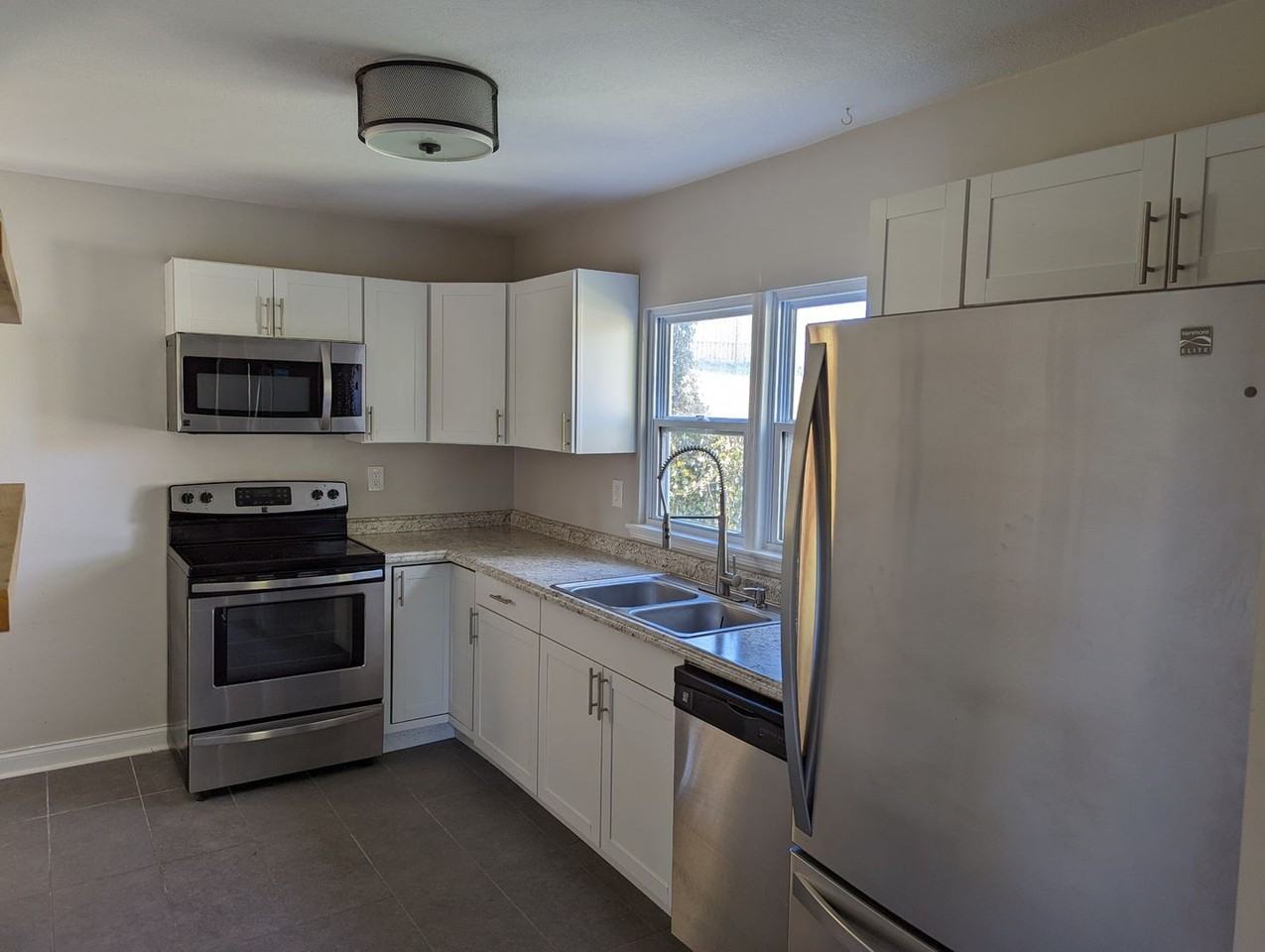 172 Lynda Cir - Photo 5 of 19