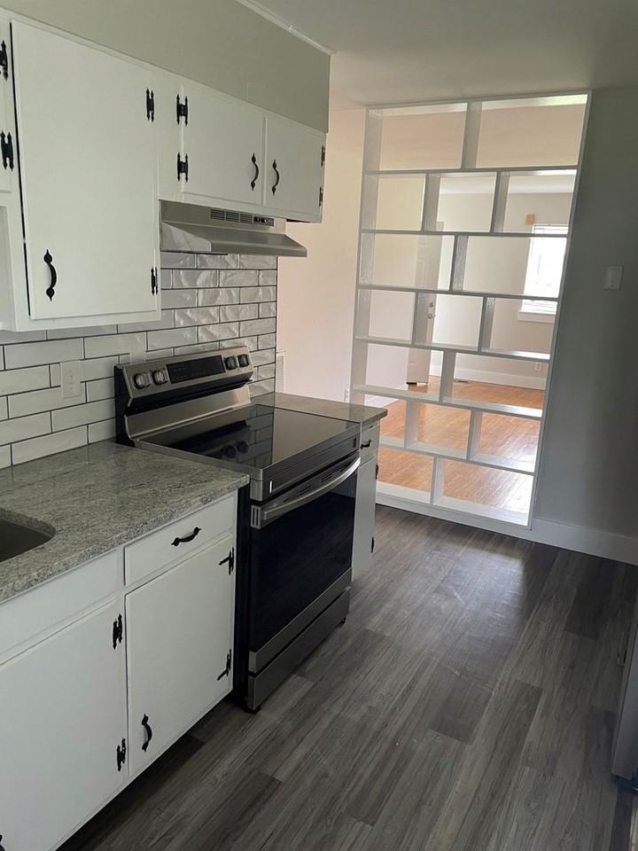 1302 Ridgefield Cir - 1302 Ridgefield Cir #B - Photo 2 of 6