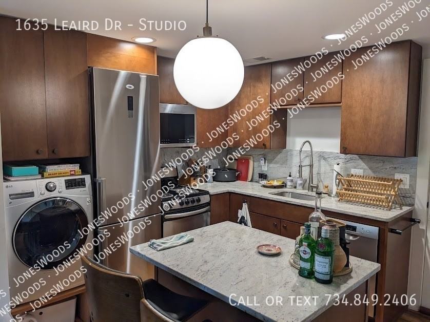 1635 Leaird Dr - Photo 3 of 9