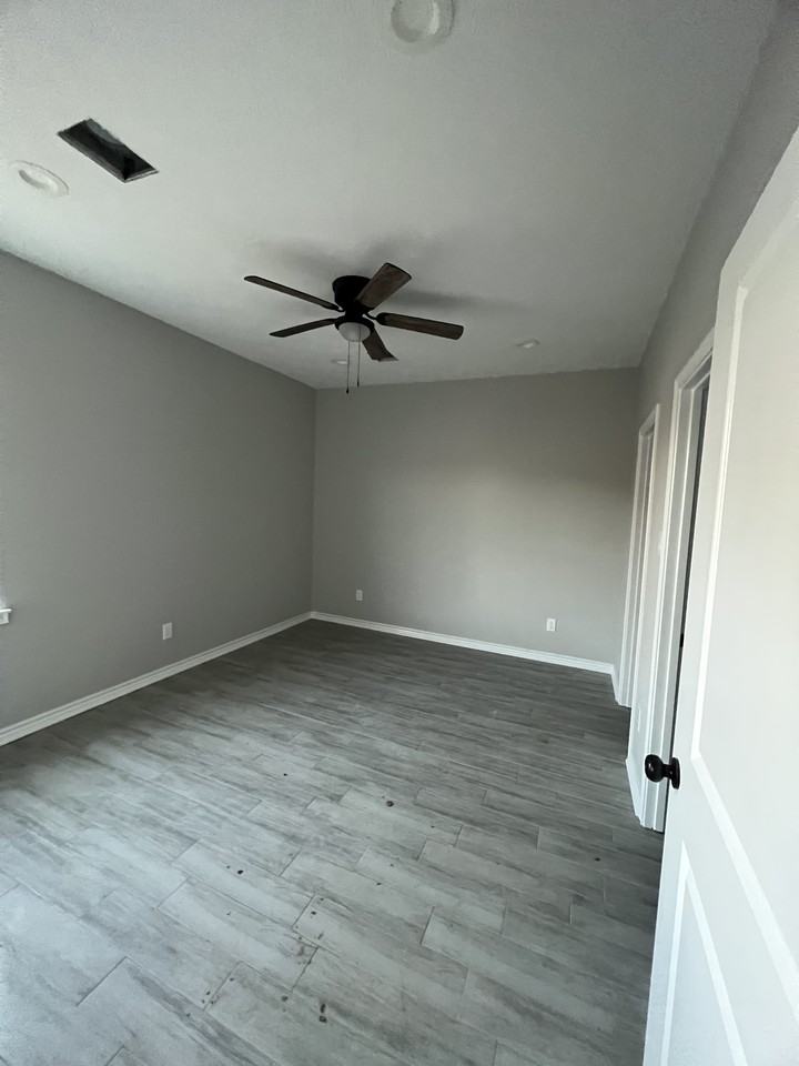 6200 Mire St #B - Photo 6 of 9