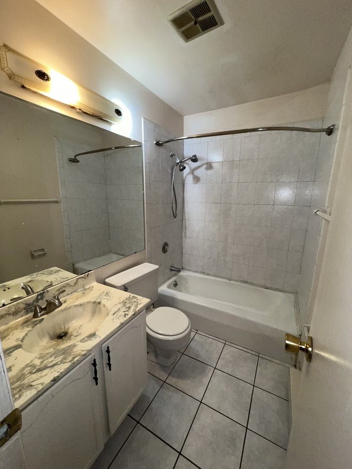 7632 West Leon Terrace - CUnit C #C - Photo 2 of 10