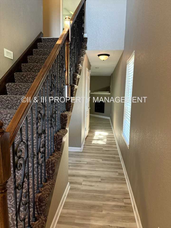 1624 Nw Samantha Ct #1 - Photo 2 of 16