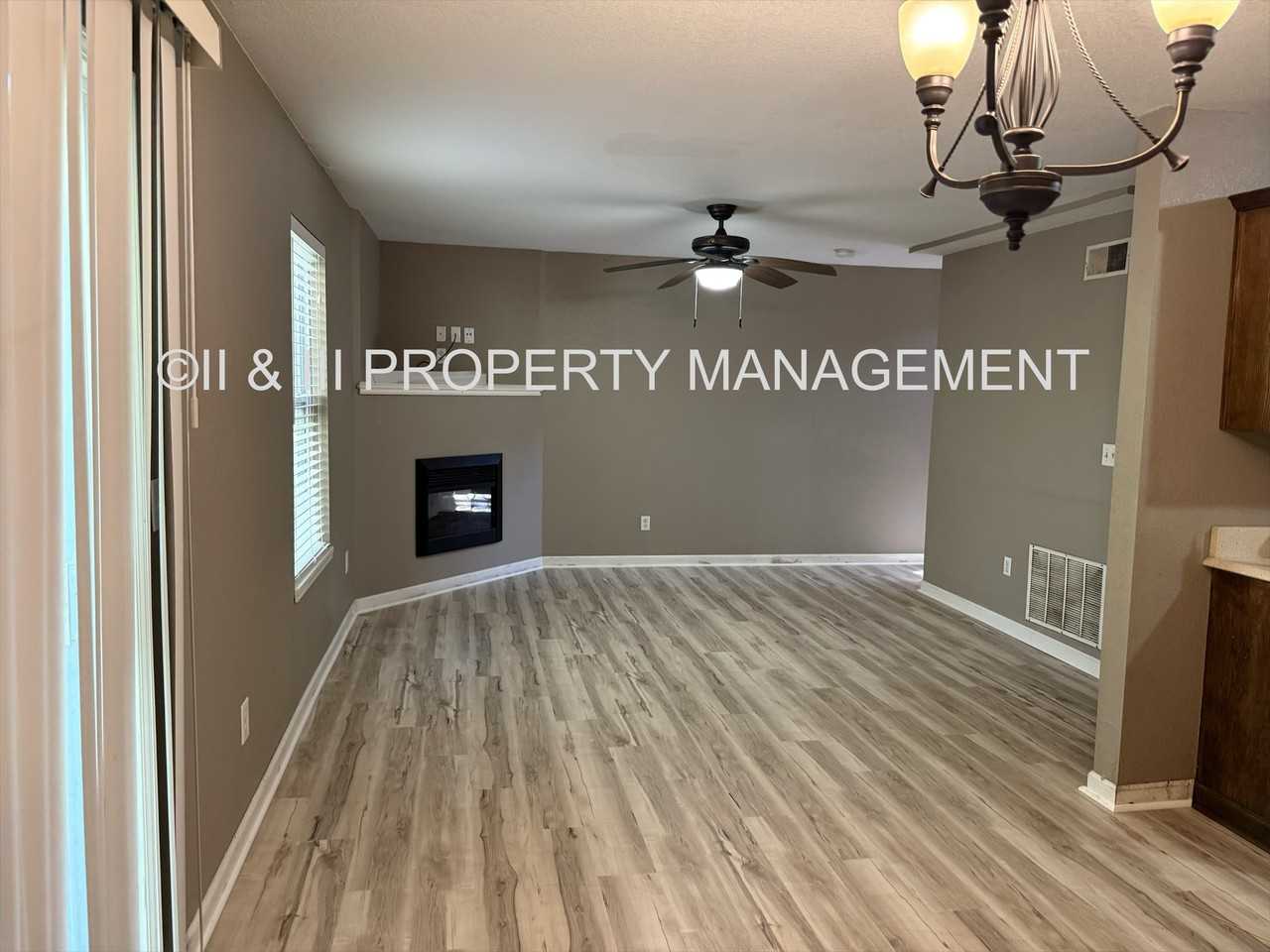 1624 Nw Samantha Ct #1 - Photo 5 of 16