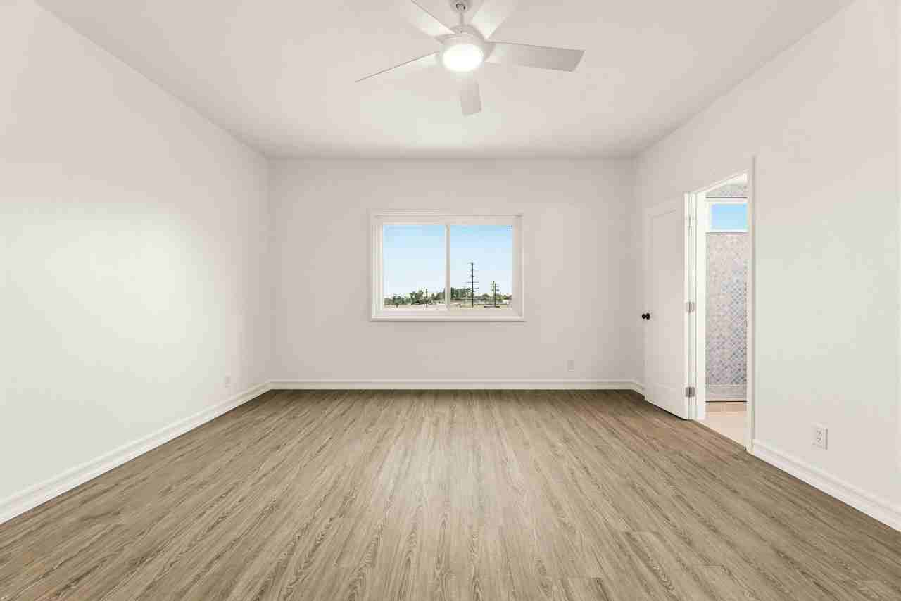534 E Hazel St - Photo 3 of 40