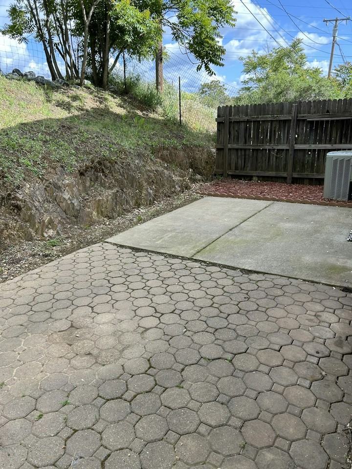1011 Elizabeth Lane - Photo 4 of 11