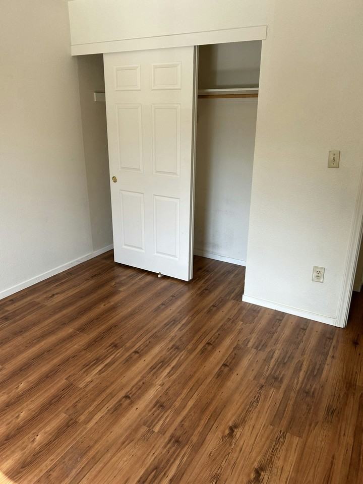 1011 Elizabeth Lane - Photo 7 of 11