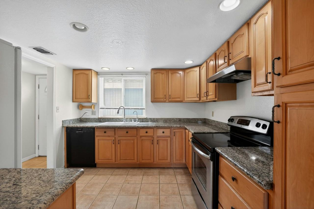 5081 Veranda Terrace - Photo 2 of 15