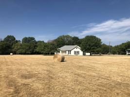 featured image of 461 Silver Ln