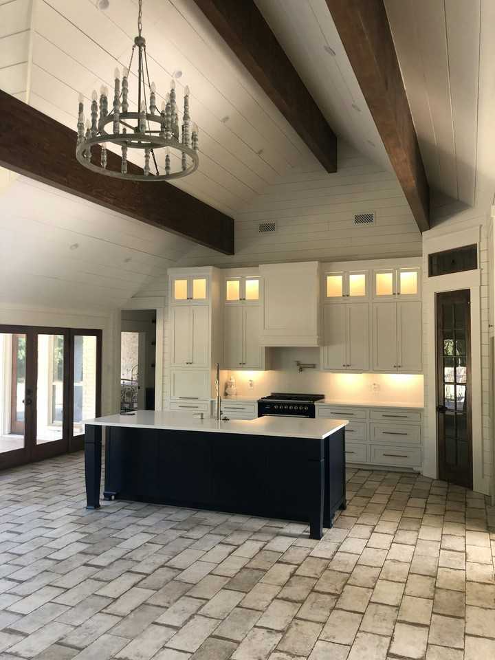461 Silver Lane - Photo 4 of 15