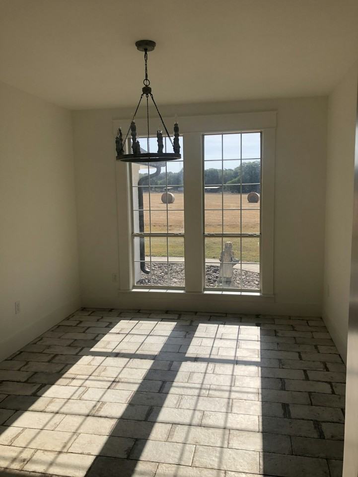 461 Silver Lane - Photo 7 of 15