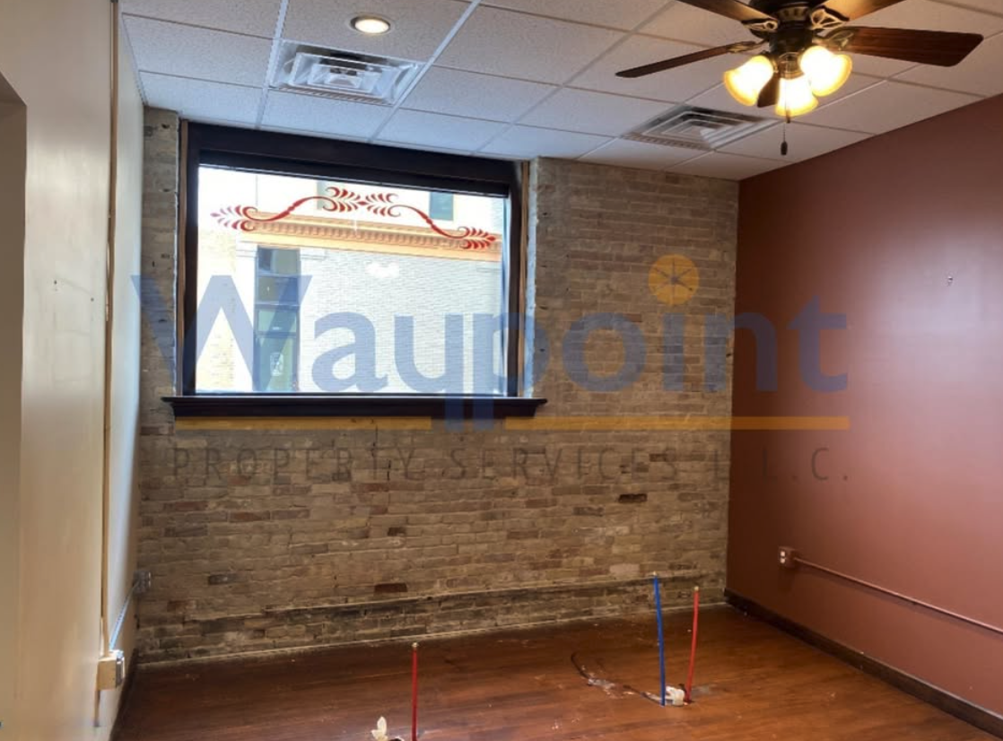 301 S Lafayette St #D - Photo 7 of 11