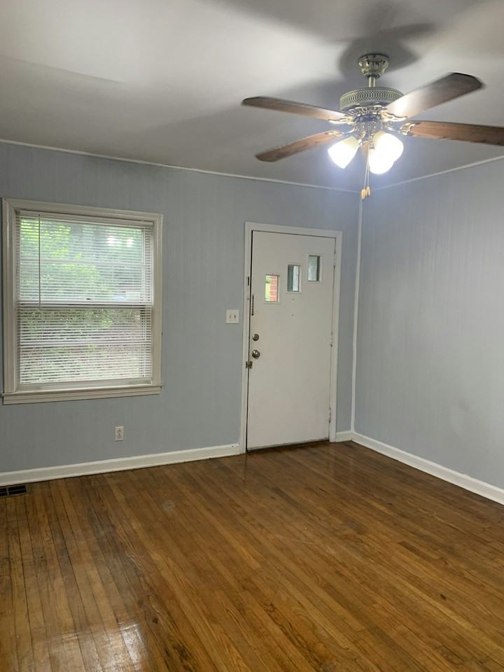 117 Shadowmoor Drive, Unit B - Photo 2 of 12