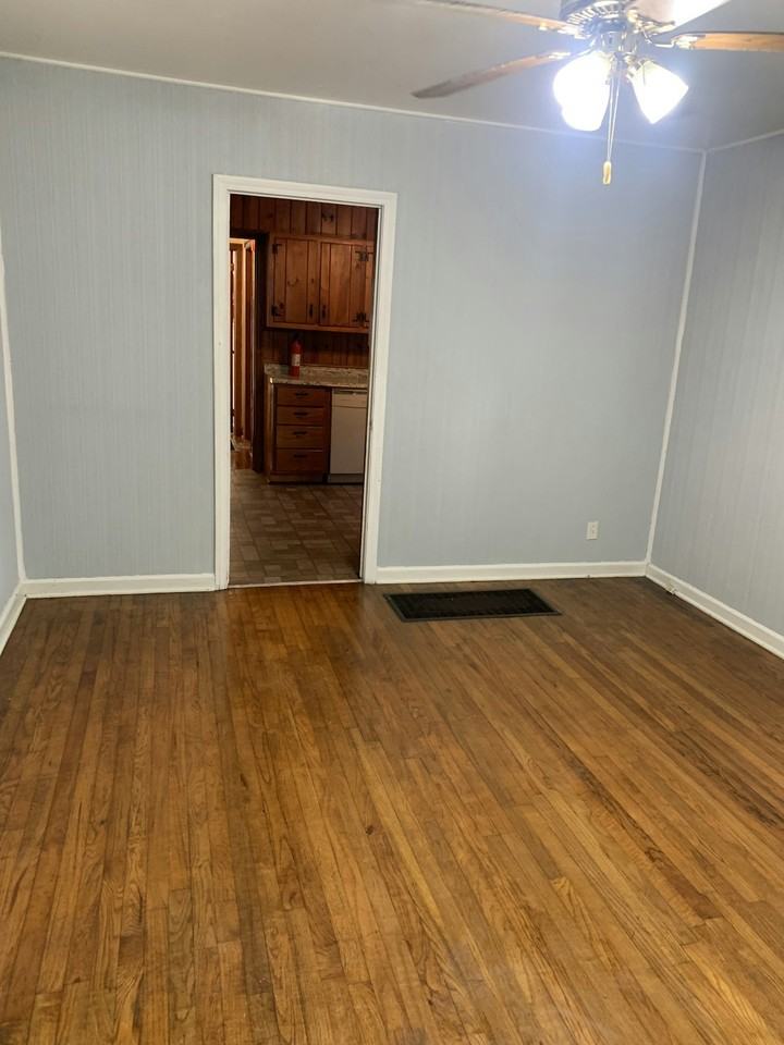 117 Shadowmoor Drive, Unit B - Photo 4 of 12