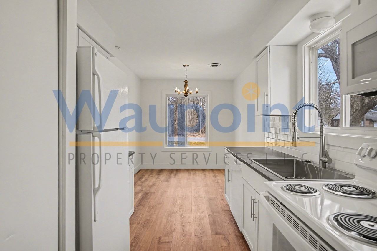 E Eureka St #711 - Photo 2 of 12