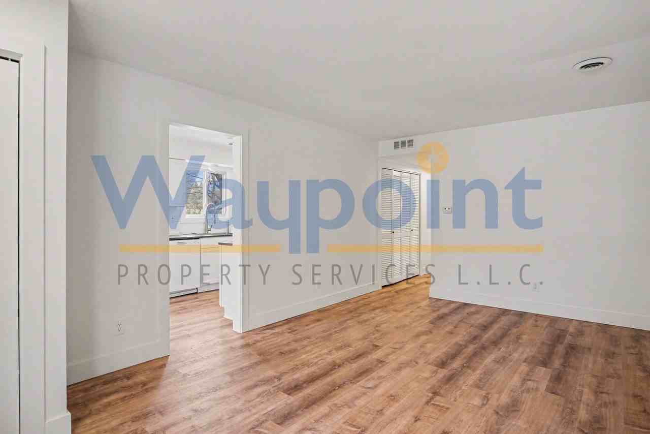 E Eureka St #711 - Photo 5 of 12