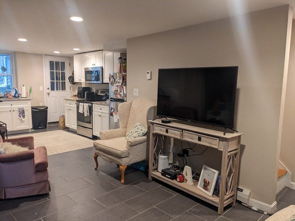 768 E 6th St #1 - Photo 4 of 14