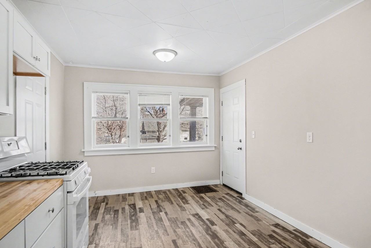 917 James St #2 - Photo 2 of 11