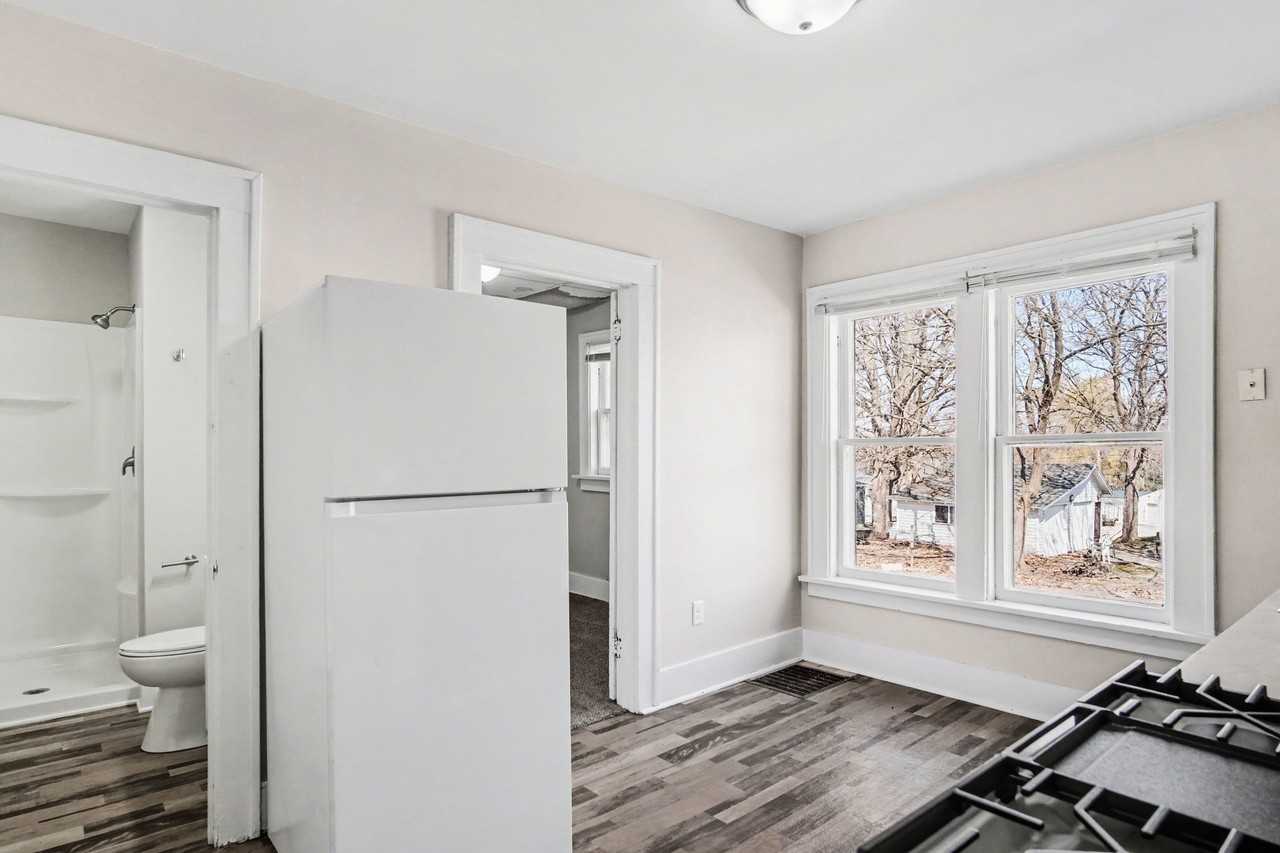 917 James St #2 - Photo 3 of 11