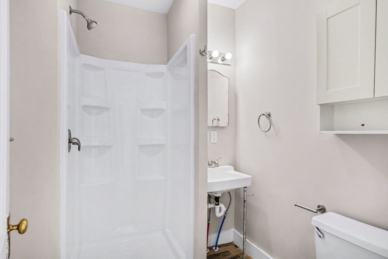 917 James St #2 - Photo 6 of 11