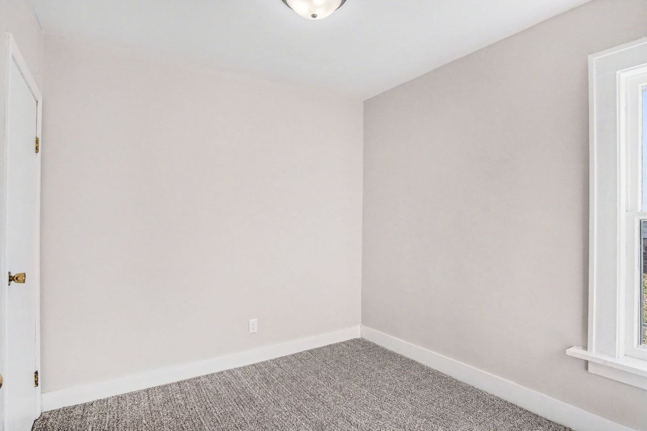 917 James St #2 - Photo 7 of 11