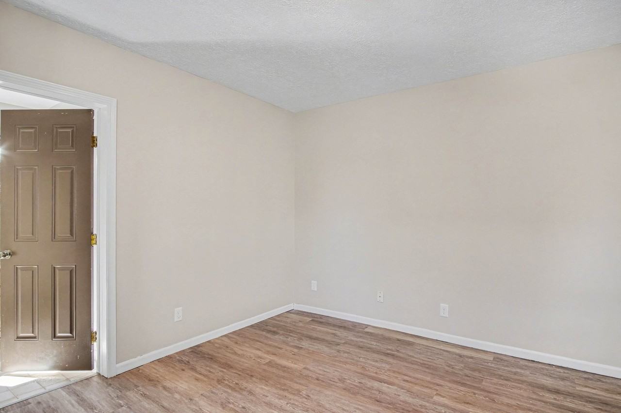 503 S Bridge St #1 - Photo 5 of 14