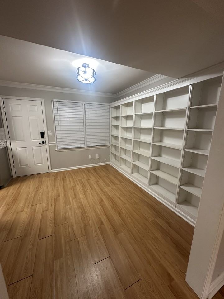 1722 Ward Ave Ne #1 - Photo 3 of 9