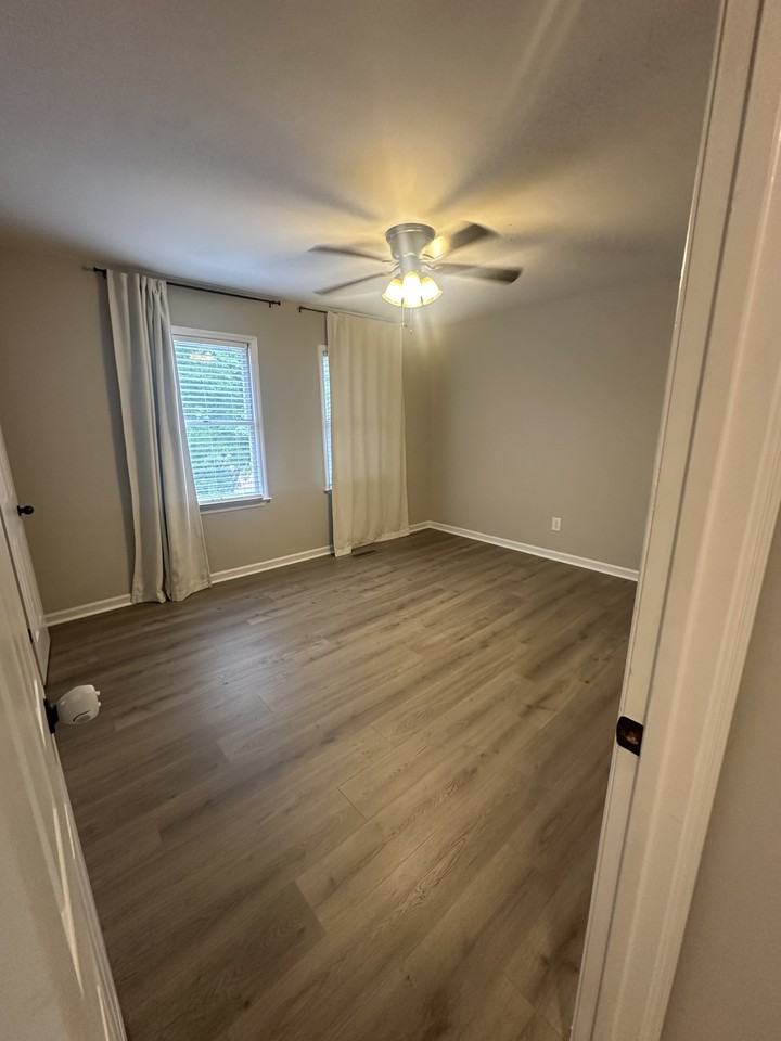 1722 Ward Ave Ne #1 - Photo 6 of 9