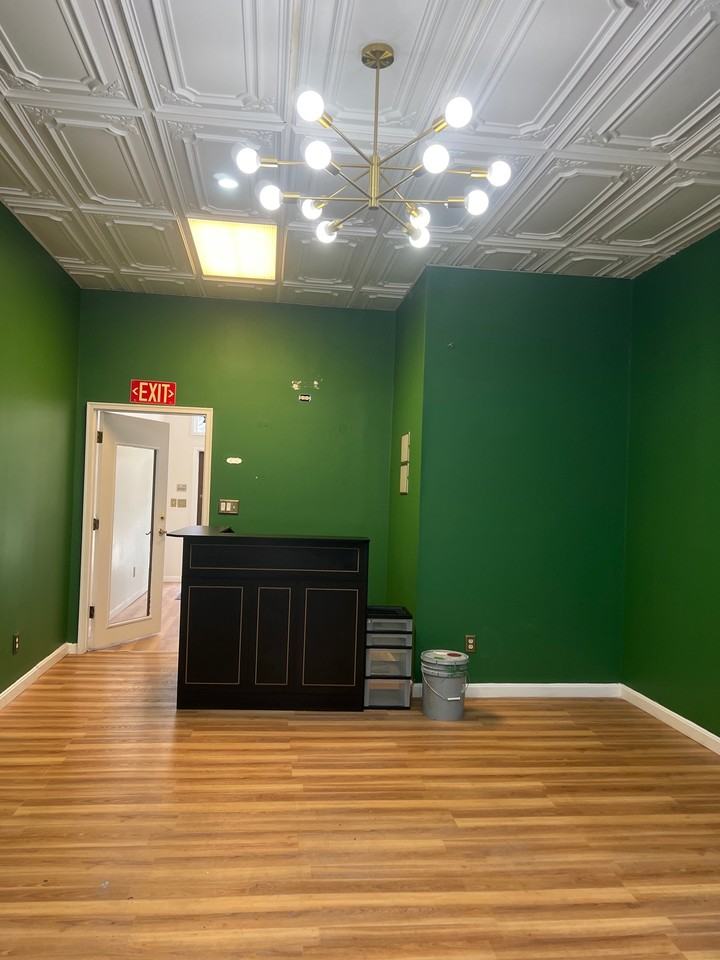 331 Main StreetCanvas Lounge - Photo 2 of 7